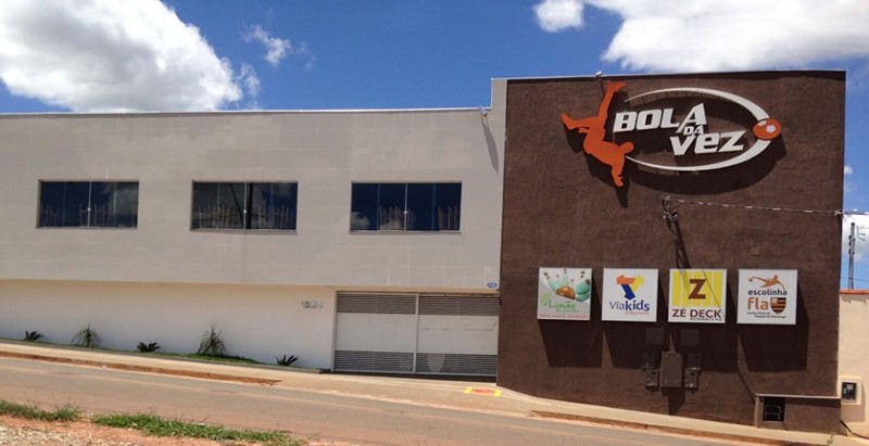 QUADRA BOLA DA VEZ - QUADRA, BOLICHE E RESTAURANTE